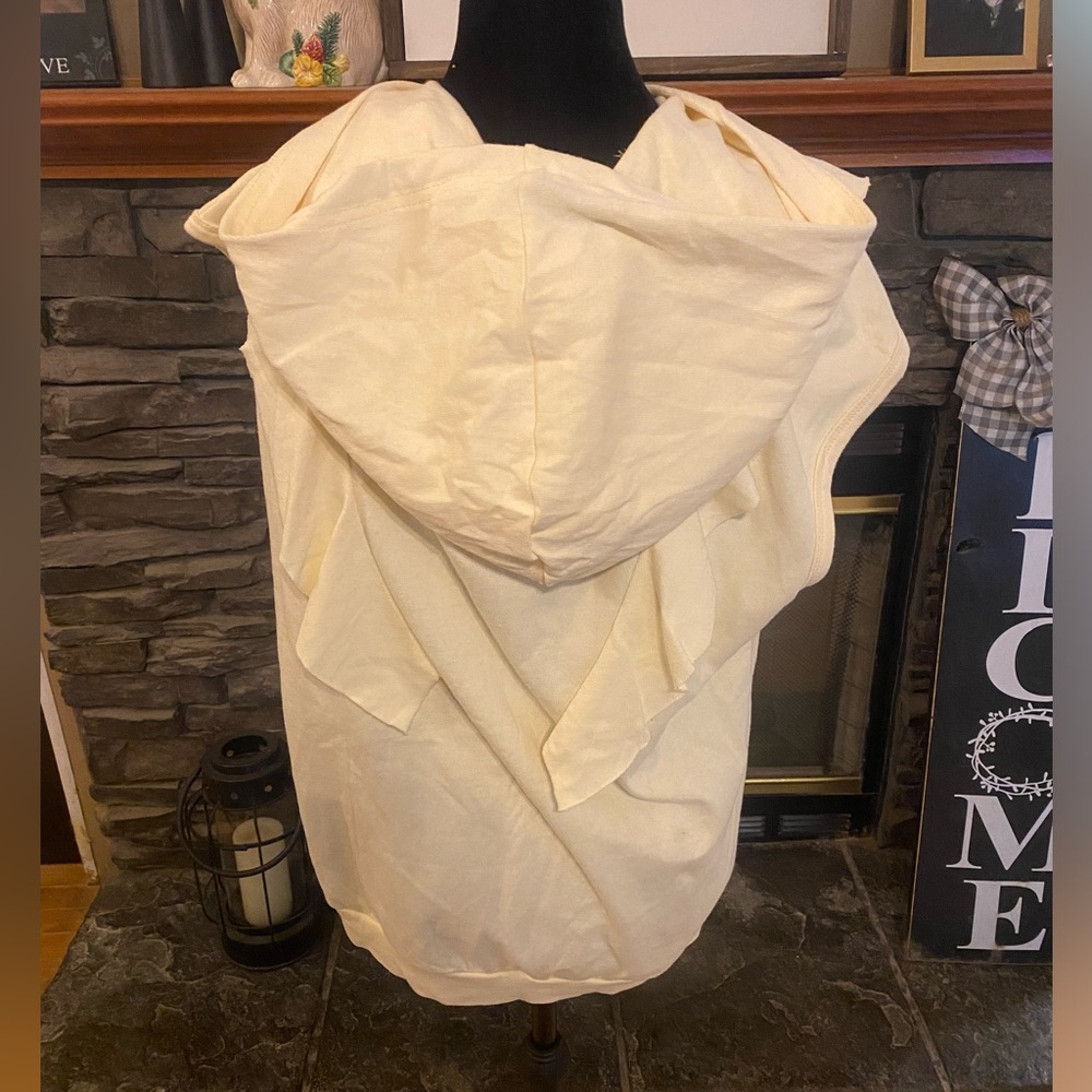 easel Cream Hooded Sleeveless Ruffled Sweatshirt - Picture 4 of 8